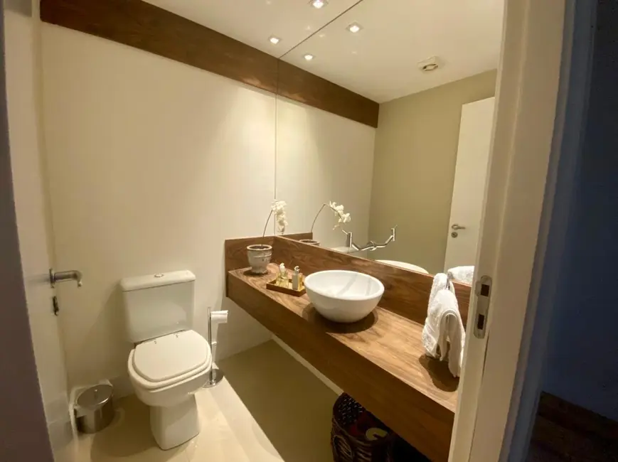 Apartamento com 3 quartos à venda, 190m2 em Vila Sofia, São Paulo - SP - imagem 7 Foto 7 de Apartamento com 3 quartos à venda, 190m2 em Vila Sofia, São Paulo - SP