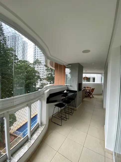 Apartamento com 3 quartos à venda, 190m2 em Vila Sofia, São Paulo - SP - imagem 4 Foto 4 de Apartamento com 3 quartos à venda, 190m2 em Vila Sofia, São Paulo - SP