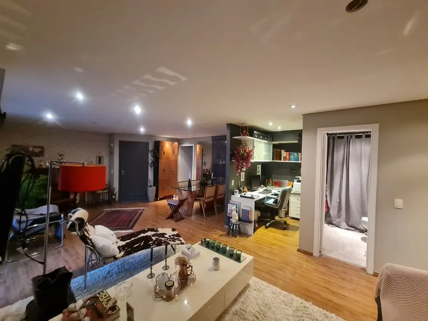 Apartamento com 3 quartos à venda, 120m2 em Vila Sofia, São Paulo - SP - imagem 8 Foto 8 de Apartamento com 3 quartos à venda, 120m2 em Vila Sofia, São Paulo - SP