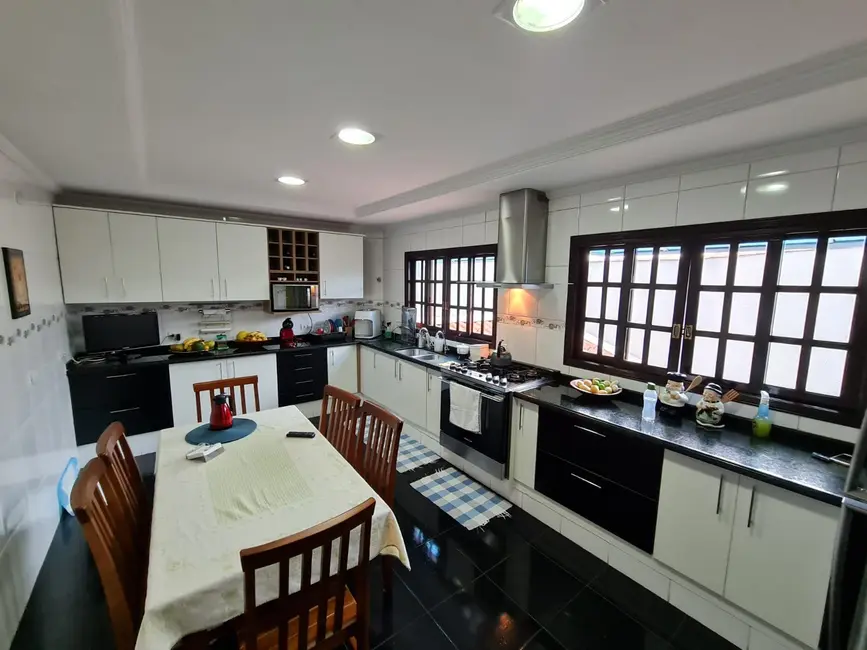 Sobrado com 3 quartos à venda, 251m2 em Vila Marari, São Paulo - SP - imagem 7 Foto 7 de Sobrado com 3 quartos à venda, 251m2 em Vila Marari, São Paulo - SP