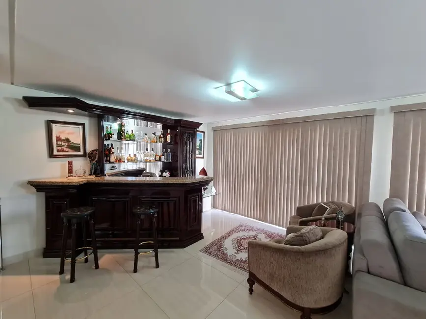 Casa de Condomínio com 4 quartos à venda, 272m2 em Capela do Socorro, São Paulo - SP - imagem 9 Foto 9 de Casa de Condomínio com 4 quartos à venda, 272m2 em Capela do Socorro, São Paulo - SP