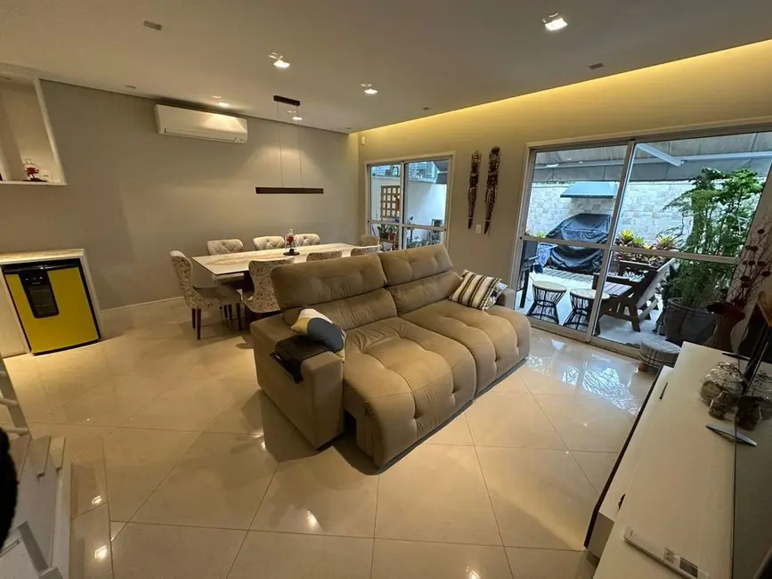 Foto 2 de Casa de Condomínio com 3 quartos à venda, 102m2 em Vila Sofia, São Paulo - SP