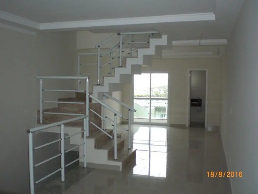 Foto 1 de Sobrado com 3 quartos à venda, 130m2 em Campo Grande, São Paulo - SP