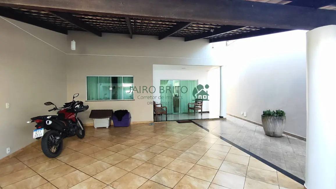 Foto 1 de Casa com 4 quartos à venda, 220m2 em Pontal, Ilheus - BA