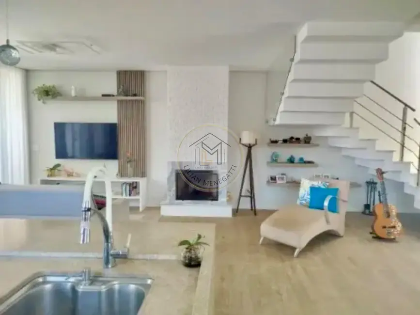 Casa com 3 quartos à venda, 325m2 em Parque Residencial Nove de Julho, Jundiai - SP - imagem 1 Foto 1 de Casa com 3 quartos à venda, 325m2 em Parque Residencial Nove de Julho, Jundiai - SP
