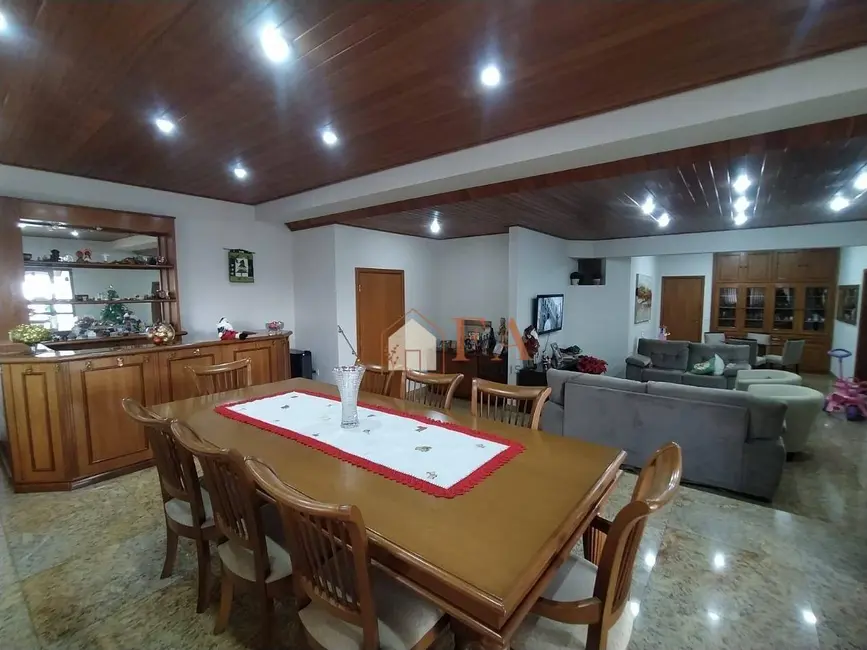 Apartamento com 4 quartos à venda, 240m2 em Centro, Piracicaba - SP - imagem 5 Foto 5 de Apartamento com 4 quartos à venda, 240m2 em Centro, Piracicaba - SP