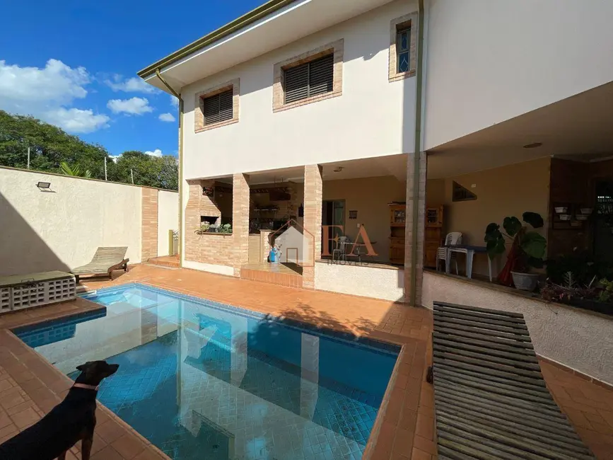 Foto 1 de Casa com 4 quartos à venda, 378m2 em Parque Santa Cecília, Piracicaba - SP