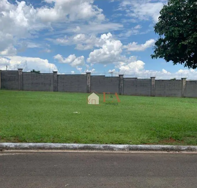 Terreno / Lote à venda, 300m2 em Água Branca, Piracicaba - SP - imagem 1 Foto 1 de Terreno / Lote à venda, 300m2 em Água Branca, Piracicaba - SP