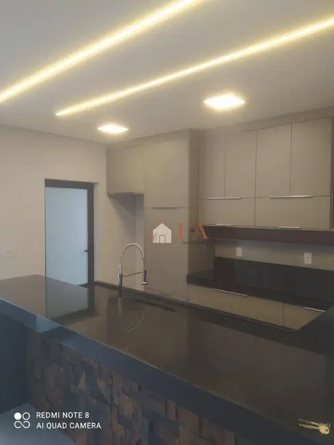 Casa de Condomínio com 3 quartos à venda, 200m2 em Pompéia, Piracicaba - SP - imagem 3 Foto 3 de Casa de Condomínio com 3 quartos à venda, 200m2 em Pompéia, Piracicaba - SP