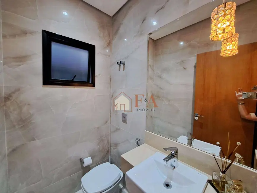 Casa de Condomínio com 3 quartos à venda, 200m2 em Água Branca, Piracicaba - SP - imagem 3 Foto 3 de Casa de Condomínio com 3 quartos à venda, 200m2 em Água Branca, Piracicaba - SP