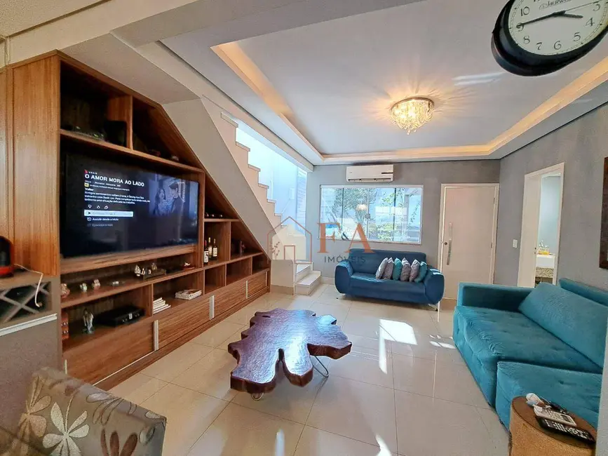 Casa de Condomínio com 3 quartos à venda, 201m2 em Loteamento São Francisco, Piracicaba - SP - imagem 3 Foto 3 de Casa de Condomínio com 3 quartos à venda, 201m2 em Loteamento São Francisco, Piracicaba - SP