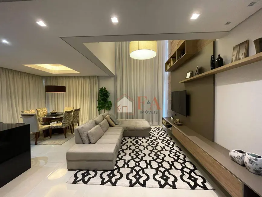 Casa de Condomínio com 3 quartos à venda, 256m2 em Pompéia, Piracicaba - SP - imagem 3 Foto 3 de Casa de Condomínio com 3 quartos à venda, 256m2 em Pompéia, Piracicaba - SP