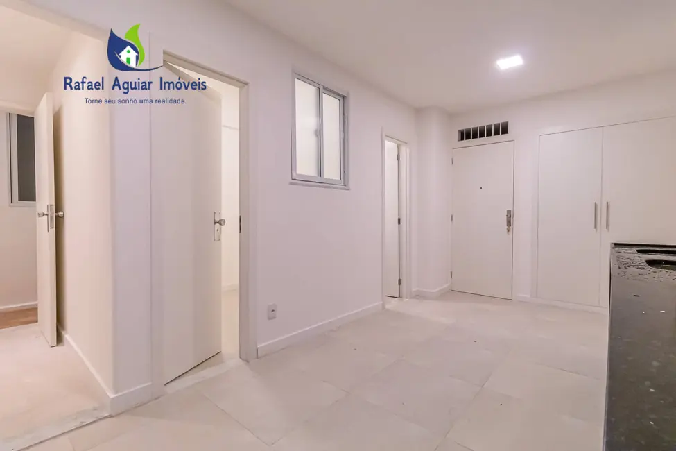 Apartamento com 4 quartos à venda em Copacabana, Rio De Janeiro - RJ - imagem 8 Foto 8 de Apartamento com 4 quartos à venda em Copacabana, Rio De Janeiro - RJ