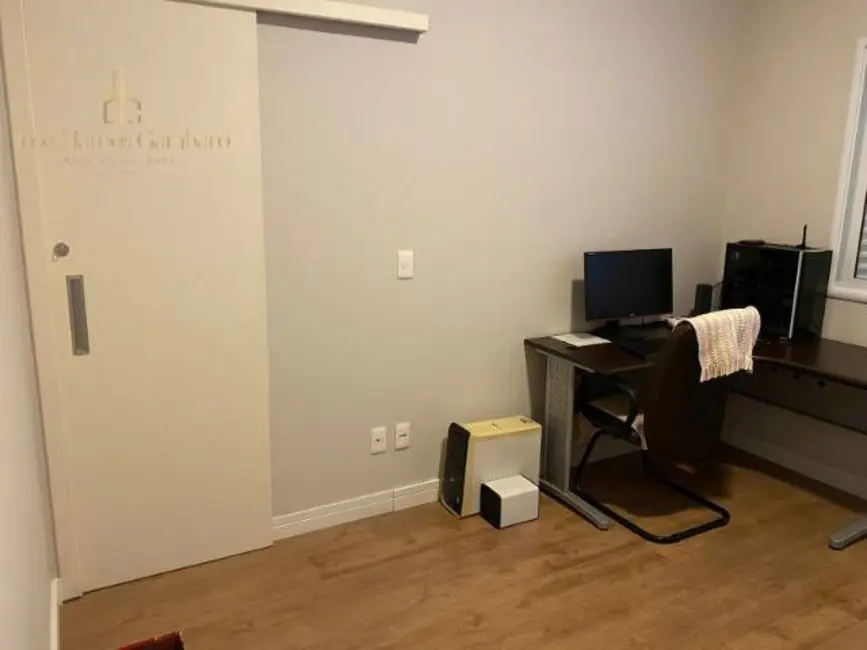 Casa de Condomínio com 3 quartos à venda, 250m2 em Vila Odim Antão, Sorocaba - SP - imagem 9 Foto 9 de Casa de Condomínio com 3 quartos à venda, 250m2 em Vila Odim Antão, Sorocaba - SP