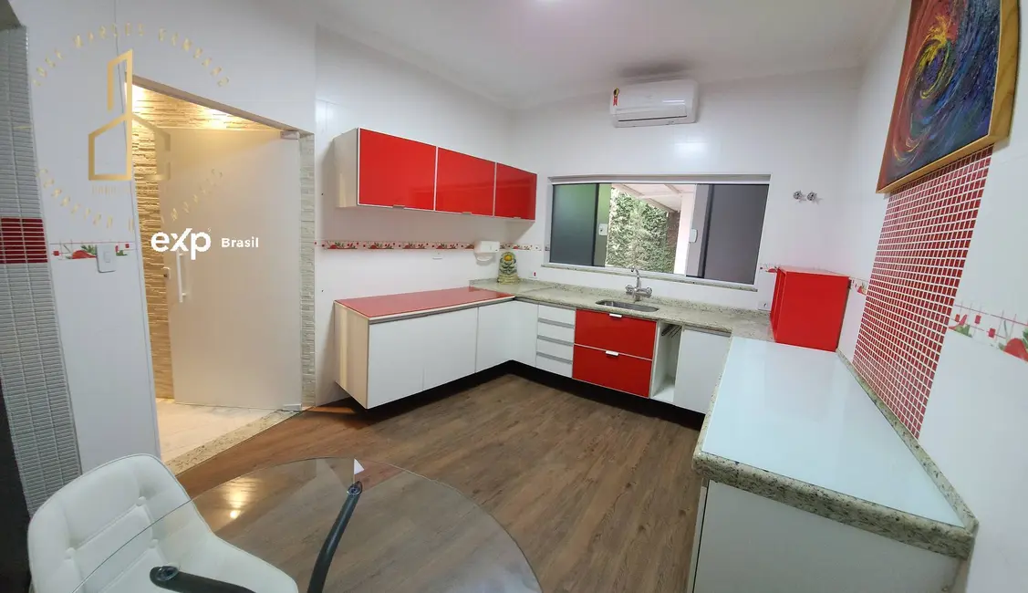 Casa com 4 quartos à venda, 250m2 em Jardim Astro, Sorocaba - SP - imagem 4 Foto 4 de Casa com 4 quartos à venda, 250m2 em Jardim Astro, Sorocaba - SP