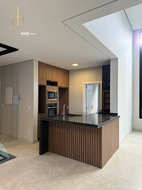 Casa de Condomínio com 3 quartos à venda, 300m2 em Jardim Residencial Chácara Ondina, Sorocaba - SP - imagem 5 Foto 5 de Casa de Condomínio com 3 quartos à venda, 300m2 em Jardim Residencial Chácara Ondina, Sorocaba - SP