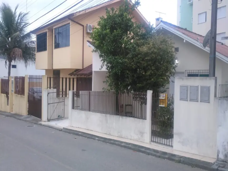 Foto 1 de Casa com 3 quartos à venda, 149m2 em Córrego Grande, Florianopolis - SC