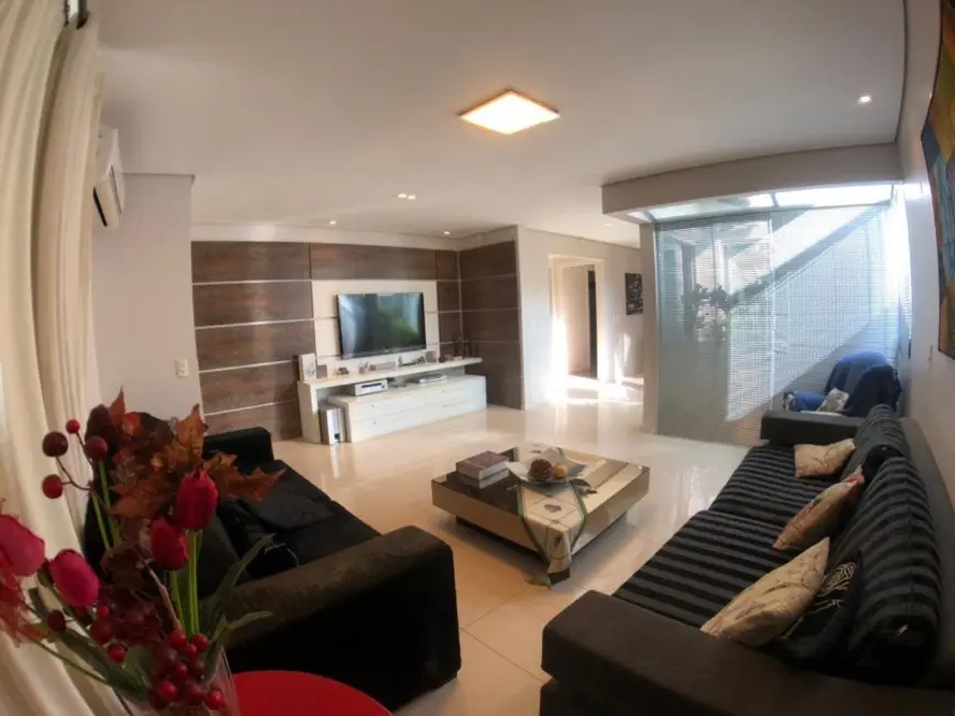 Foto 1 de Casa com 4 quartos à venda, 300m2 em Carvoeira, Florianopolis - SC