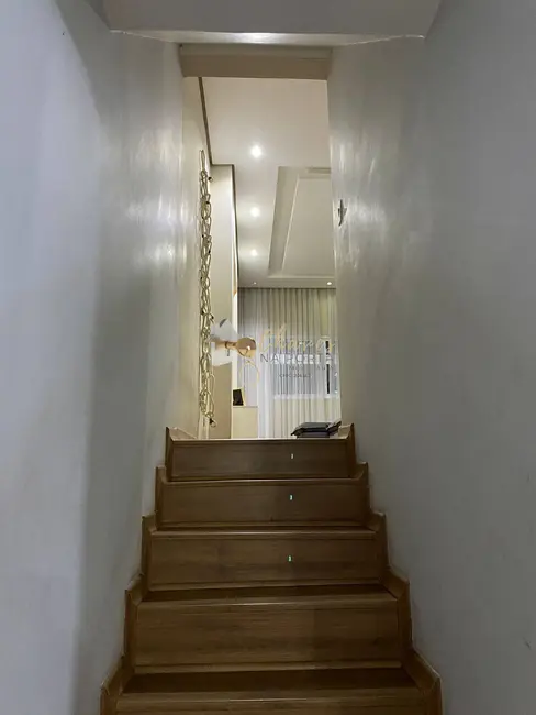 Sobrado com 3 quartos à venda, 165m2 em Jardim Lallo, São Paulo - SP - imagem 9 Foto 9 de Sobrado com 3 quartos à venda, 165m2 em Jardim Lallo, São Paulo - SP