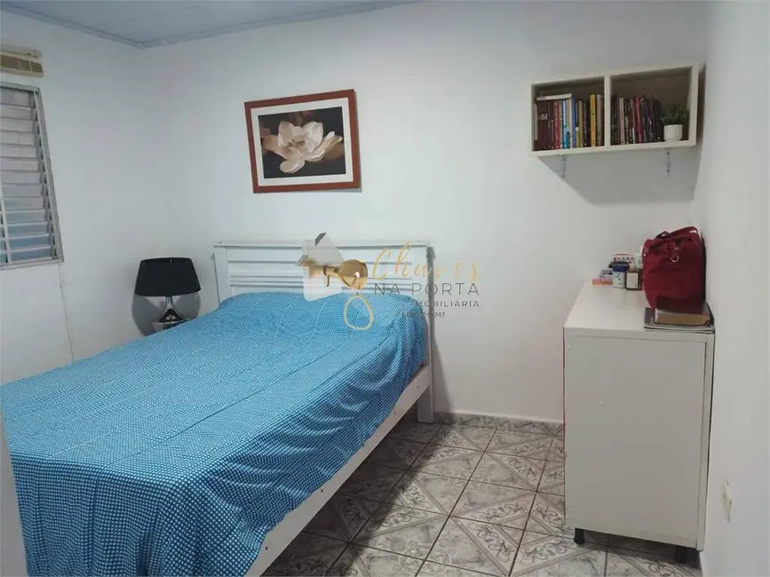 Sobrado com 2 quartos à venda, 200m2 em Jardim das Oliveiras, São Paulo - SP - imagem 8 Foto 8 de Sobrado com 2 quartos à venda, 200m2 em Jardim das Oliveiras, São Paulo - SP