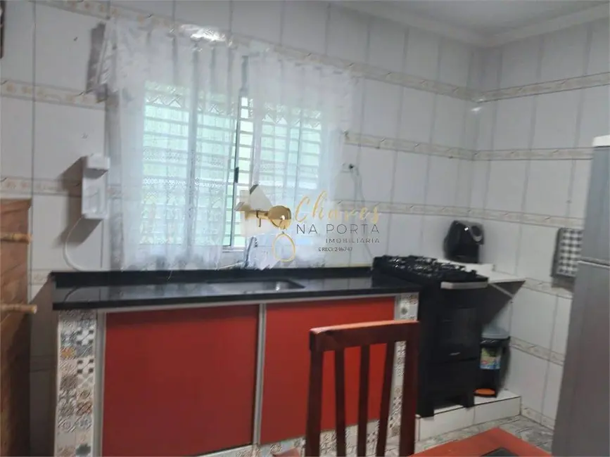 Sobrado com 2 quartos à venda, 200m2 em Jardim das Oliveiras, São Paulo - SP - imagem 5 Foto 5 de Sobrado com 2 quartos à venda, 200m2 em Jardim das Oliveiras, São Paulo - SP