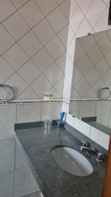 Casa à venda, 264m2 em Parque Maria Helena, São Paulo - SP - imagem 9 Foto 9 de Casa à venda, 264m2 em Parque Maria Helena, São Paulo - SP