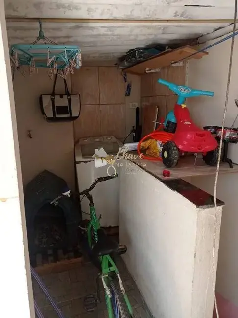 Foto 6 de Casa com 3 quartos à venda, 200m2 em Jardim Saint Moritz, Taboao Da Serra - SP