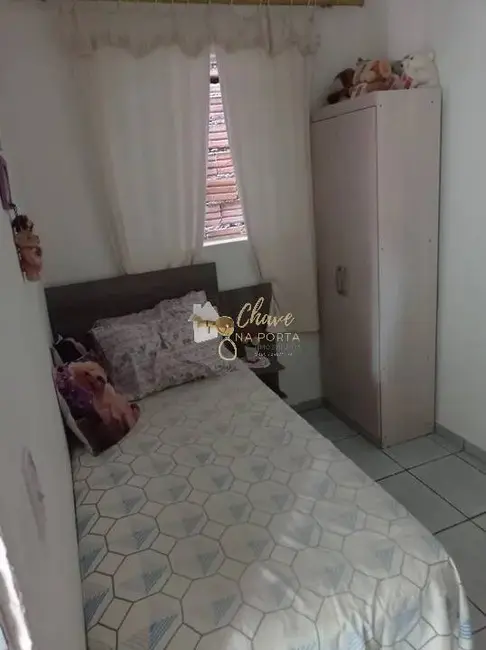 Foto 9 de Casa com 3 quartos à venda, 200m2 em Jardim Saint Moritz, Taboao Da Serra - SP