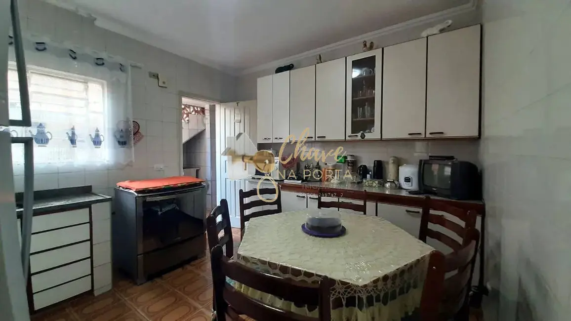 Foto 4 de Casa com 4 quartos à venda, 250m2 em Jardim Irapiranga, São Paulo - SP