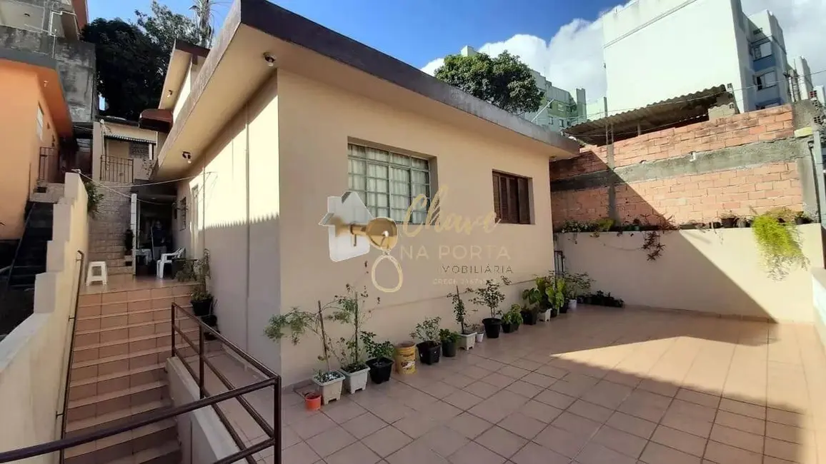 Foto 1 de Casa com 4 quartos à venda, 250m2 em Jardim Irapiranga, São Paulo - SP