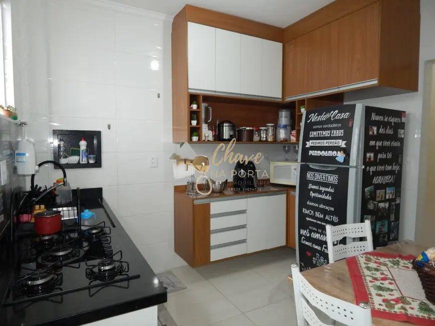 Foto 9 de Casa com 2 quartos à venda, 78m2 em Areia Branca, Santos - SP