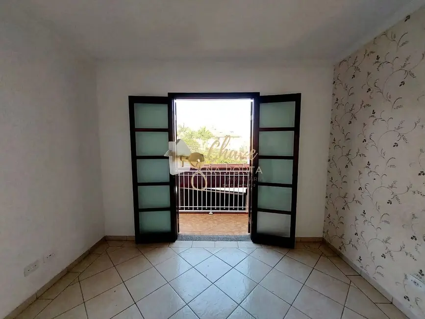 Foto 2 de Casa com 2 quartos à venda, 125m2 em Jardim Sabiá, Cotia - SP
