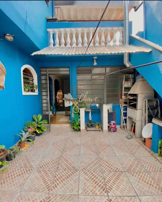 Casa com 4 quartos à venda, 196m2 em Chácara Agrindus, Taboao Da Serra - SP - imagem 3 Foto 3 de Casa com 4 quartos à venda, 196m2 em Chácara Agrindus, Taboao Da Serra - SP