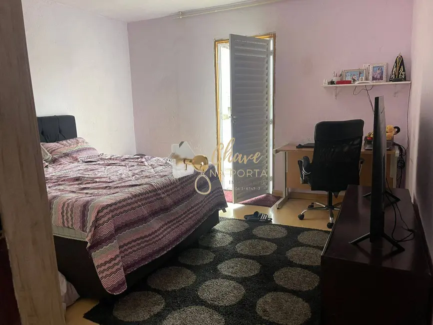 Sobrado com 3 quartos à venda, 168m2 em Jardim Souza, São Paulo - SP - imagem 4 Foto 4 de Sobrado com 3 quartos à venda, 168m2 em Jardim Souza, São Paulo - SP