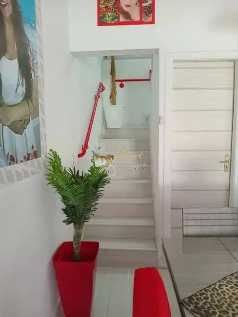 Casa de Condomínio com 2 quartos à venda, 88m2 em Jardim Maria Rosa, Taboao Da Serra - SP - imagem 3 Foto 3 de Casa de Condomínio com 2 quartos à venda, 88m2 em Jardim Maria Rosa, Taboao Da Serra - SP