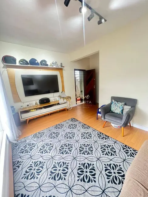 Foto 2 de Casa com 2 quartos à venda, 108m2 em Jardim Itacolomi, São Paulo - SP