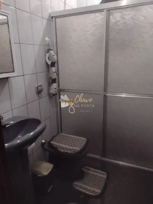 Sobrado com 3 quartos à venda, 230m2 em Parque Santa Teresa, Carapicuiba - SP - imagem 5 Foto 5 de Sobrado com 3 quartos à venda, 230m2 em Parque Santa Teresa, Carapicuiba - SP