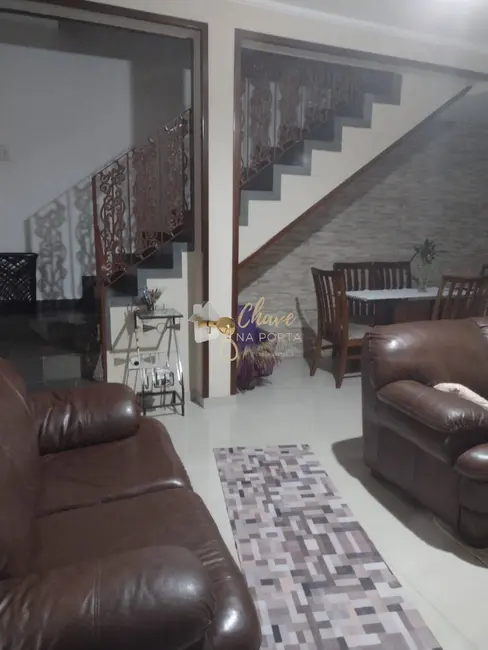 Sobrado com 3 quartos à venda, 230m2 em Parque Santa Teresa, Carapicuiba - SP - imagem 4 Foto 4 de Sobrado com 3 quartos à venda, 230m2 em Parque Santa Teresa, Carapicuiba - SP
