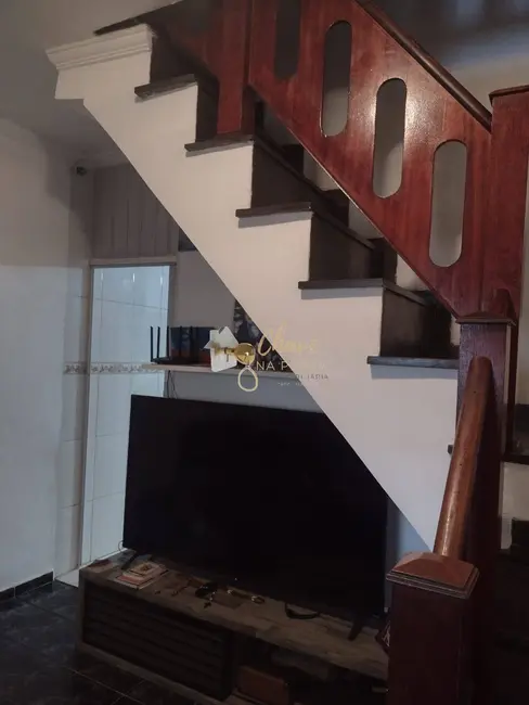 Sobrado com 5 quartos à venda, 125m2 em Vila América, Carapicuiba - SP - imagem 2 Foto 2 de Sobrado com 5 quartos à venda, 125m2 em Vila América, Carapicuiba - SP