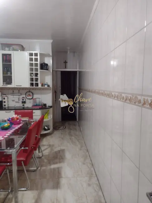 Sobrado com 5 quartos à venda, 125m2 em Vila América, Carapicuiba - SP - imagem 6 Foto 6 de Sobrado com 5 quartos à venda, 125m2 em Vila América, Carapicuiba - SP