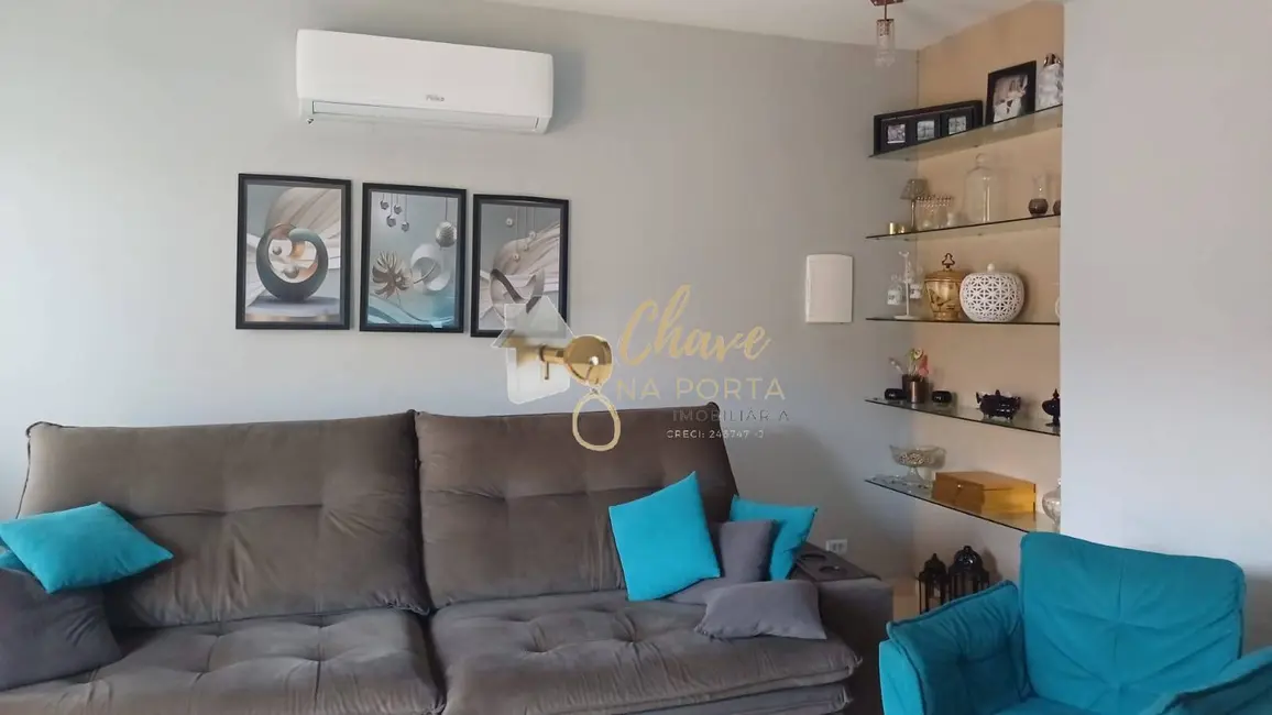 Foto 2 de Casa com 4 quartos à venda, 143m2 em Jardim São Francisco, Embu Das Artes - SP