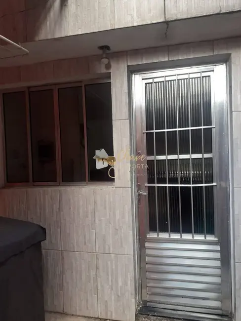 Foto 2 de Casa com 3 quartos à venda, 150m2 em Jardim Tupi, São Paulo - SP