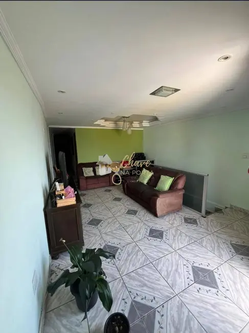 Sobrado com 5 quartos à venda, 80m2 em Jardim Sônia Maria, Itapecerica Da Serra - SP - imagem 2 Foto 2 de Sobrado com 5 quartos à venda, 80m2 em Jardim Sônia Maria, Itapecerica Da Serra - SP