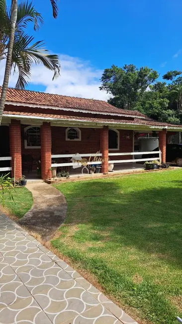 Chácara com 3 quartos à venda, 250m2 em Centro, Ibiuna - SP - imagem 4 Foto 4 de Chácara com 3 quartos à venda, 250m2 em Centro, Ibiuna - SP