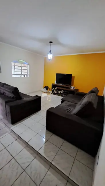 Chácara com 3 quartos à venda, 250m2 em Centro, Ibiuna - SP - imagem 7 Foto 7 de Chácara com 3 quartos à venda, 250m2 em Centro, Ibiuna - SP