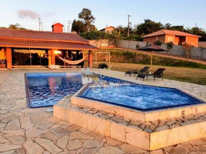 Chácara com 3 quartos à venda, 500m2 em Ibiuna - SP - imagem 1 Foto 1 de Chácara com 3 quartos à venda, 500m2 em Ibiuna - SP