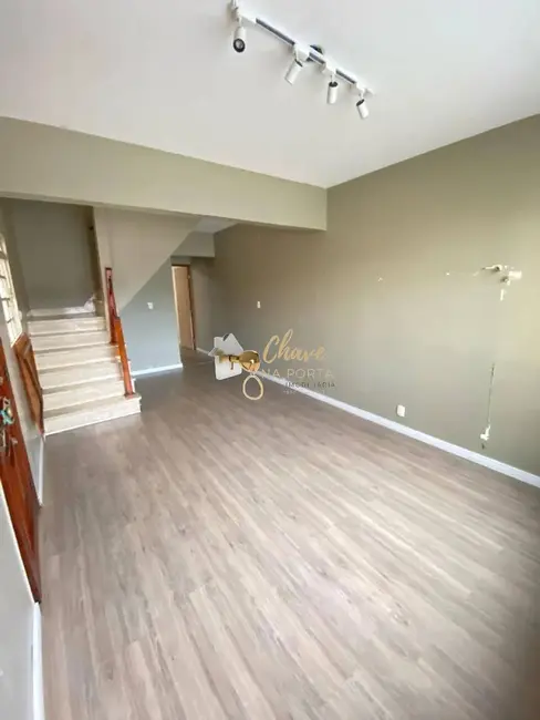 Sobrado com 3 quartos à venda, 104m2 em Parque Santo Antônio, São Paulo - SP - imagem 1 Foto 1 de Sobrado com 3 quartos à venda, 104m2 em Parque Santo Antônio, São Paulo - SP