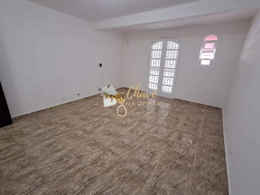 Sobrado com 2 quartos à venda, 161m2 em Parque Maria Helena, São Paulo - SP - imagem 8 Foto 8 de Sobrado com 2 quartos à venda, 161m2 em Parque Maria Helena, São Paulo - SP