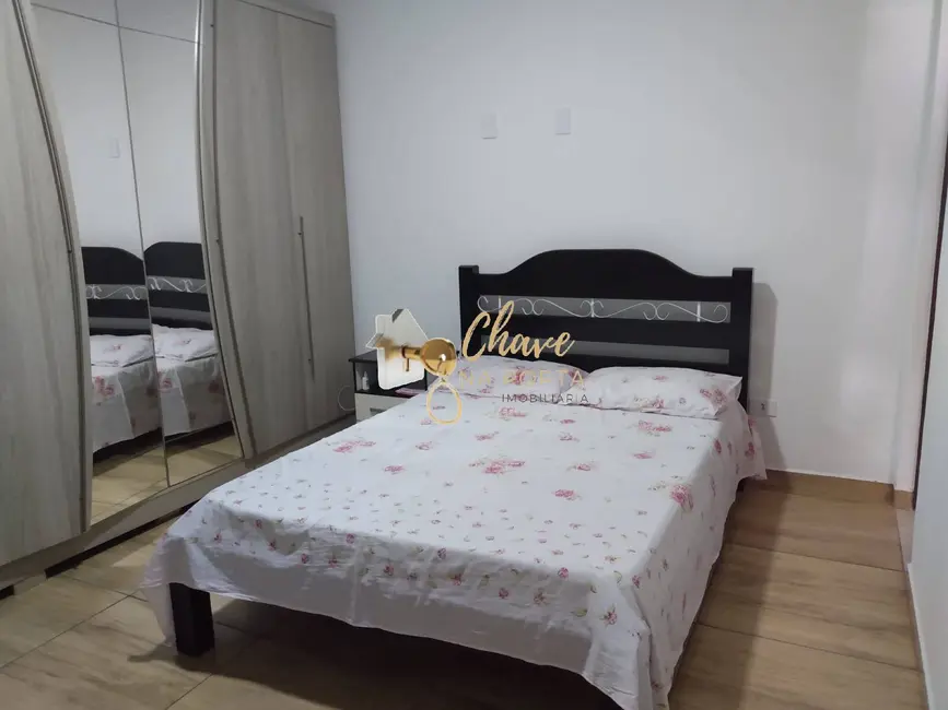 Casa com 3 quartos à venda, 160m2 em Sítio das Madres, Taboao Da Serra - SP - imagem 4 Foto 4 de Casa com 3 quartos à venda, 160m2 em Sítio das Madres, Taboao Da Serra - SP