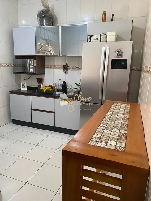 Foto 2 de Sobrado com 2 quartos à venda, 52m2 em Jardim Santo Eduardo, Embu Das Artes - SP